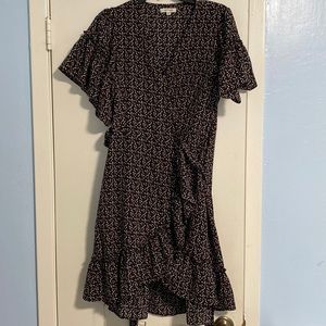 Tie-waist ruffle wrap dress